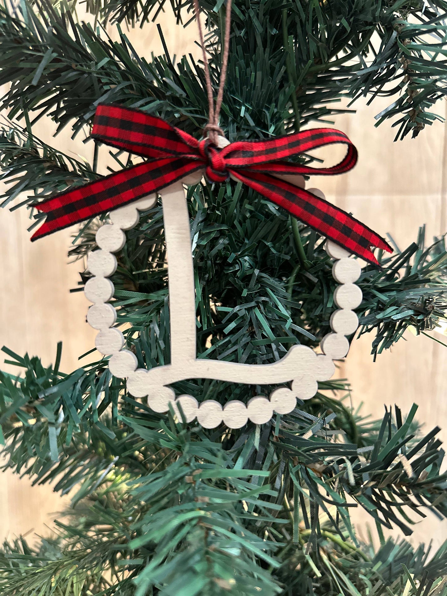 Scalloped Personalized Letter I Ornament- Laser Engraved
